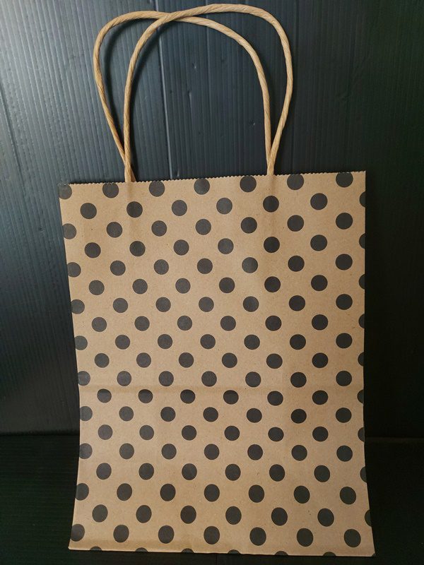 Dárková papírová taška hnědá s černými puntíky 20x25 cm s krouceným uchem - Obrázek 2